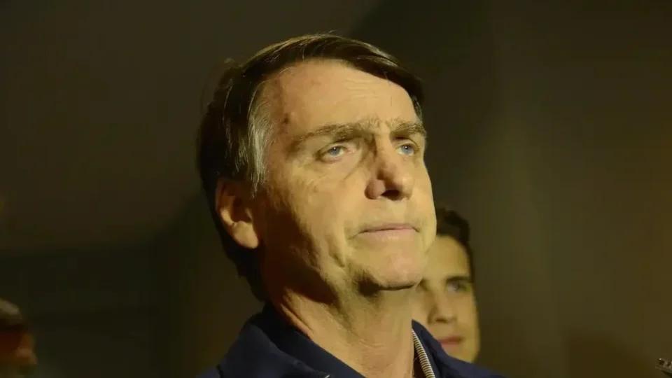 Prisão de Bolsonaro ocorreu sem uso de algemas ou exposição pública por parte da PF