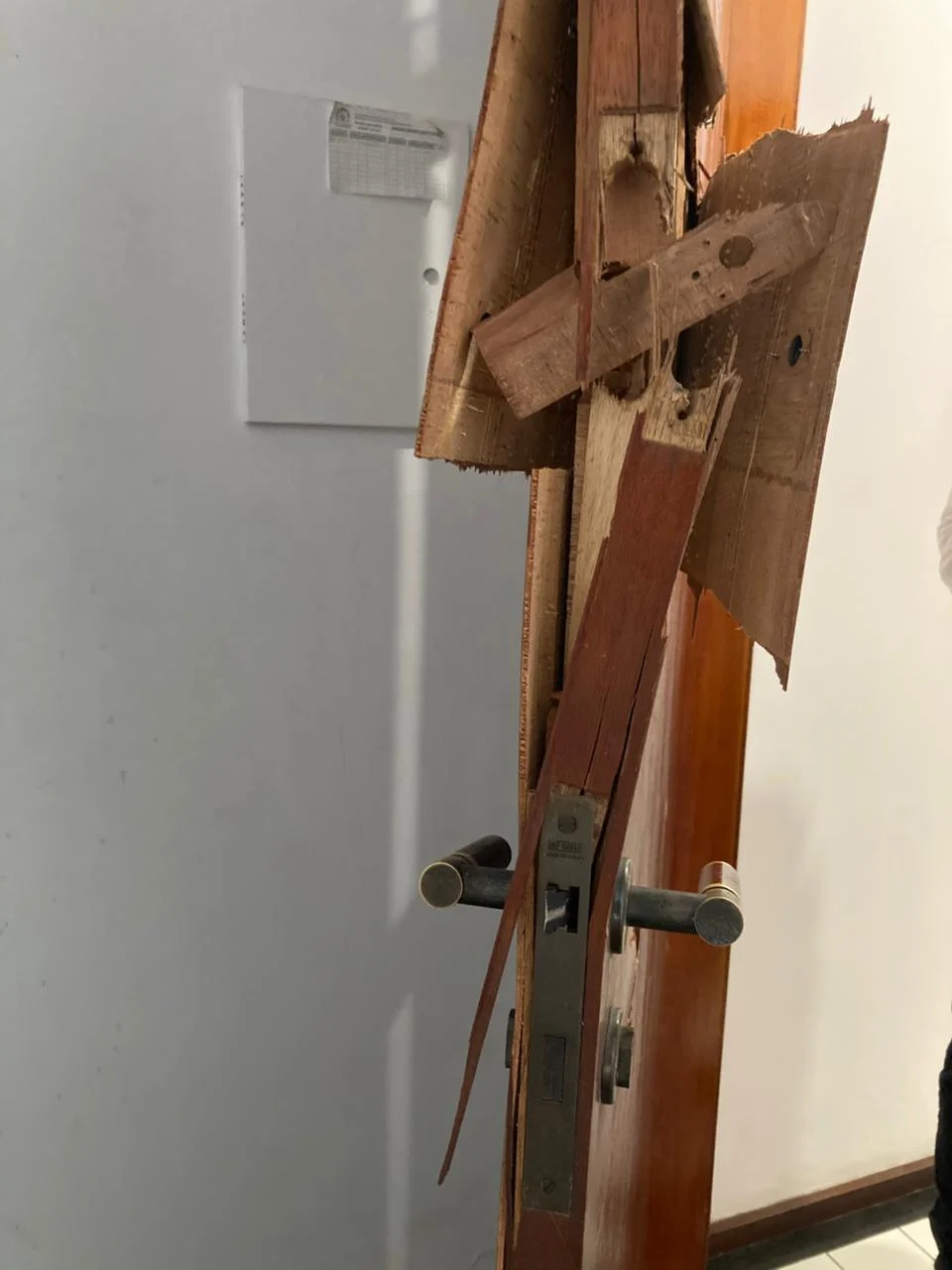 Polícia de SC invade e vandaliza sede da UP