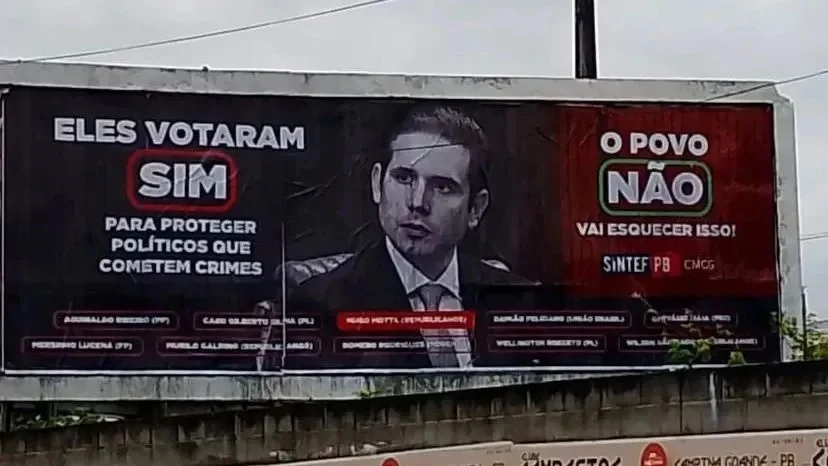 Justiça da PB nega pedido de Motta para retirada de outdoors críticos a voto na PEC da Blindagem