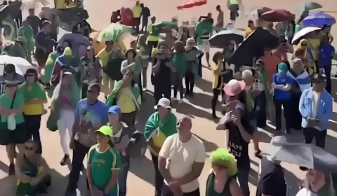 Ato pela anistia de Bolsonaro fracassa e reúne somente 130 pessoas no DF