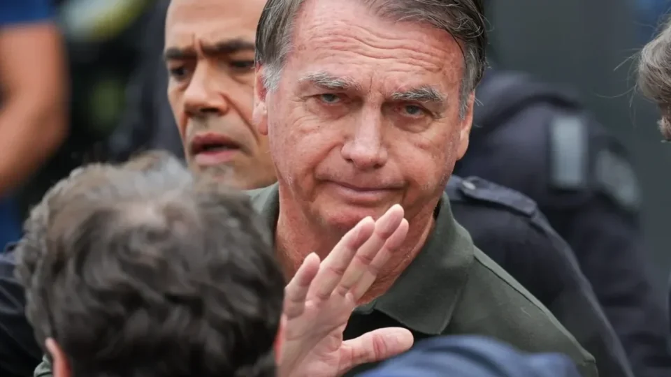 ‘O Brasil sorri’: parlamentares de esquerda comemoram prisão de Jair Bolsonaro