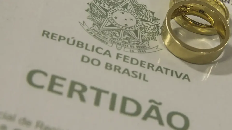 Pela primeira vez, uniões consensuais superam casamento formal no país