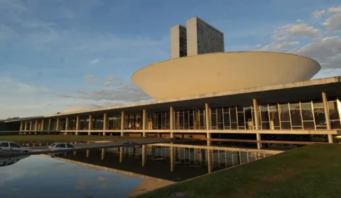 Congresso ignora transparência de emendas imposta pelo STF e mantém R$ 1 bilhão com padrinho oculto