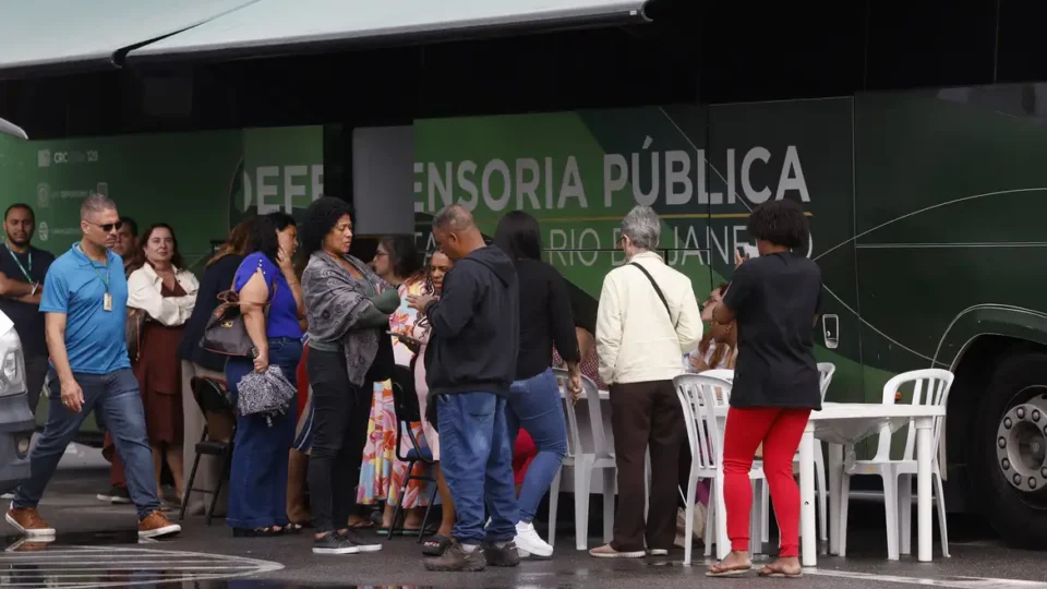 Relatos à ouvidoria da Defensoria do RJ citam violações em operação