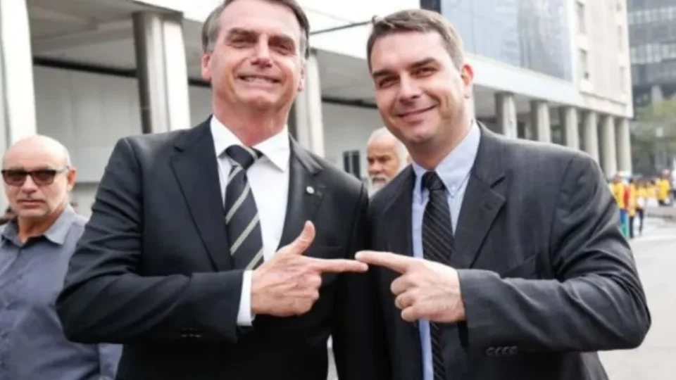 Bolsonaro confirma em carta indicação de Flávio como pré-candidato e cita ‘continuidade’