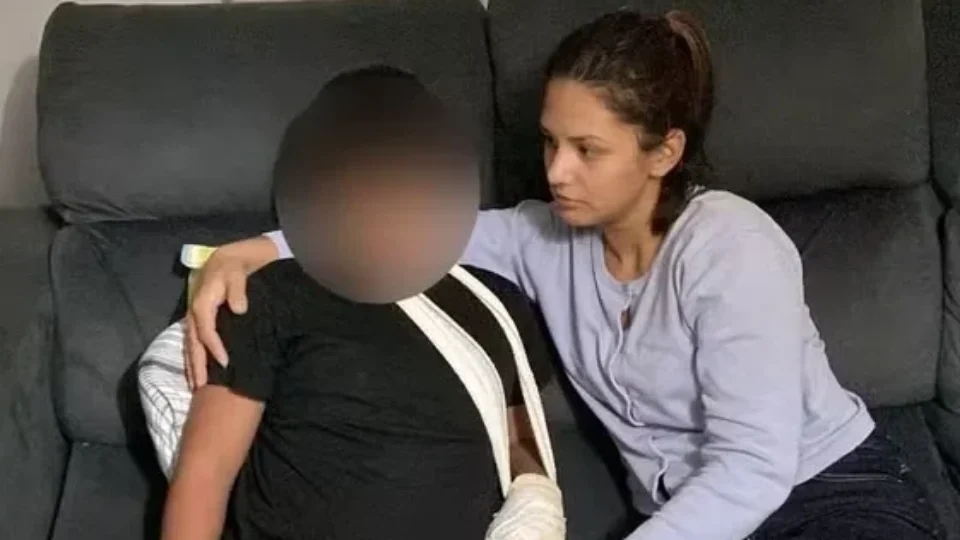 Menino brasileiro tem dedos mutilados após agressão em Portugal; Consulado pede providências