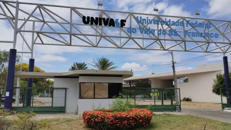 Mais de 100 alunos passam mal após almoço em restaurante universitário em Juazeiro (BA)