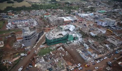 Imagens mostram cenário de destruição após tornado que causou seis mortes no Paraná