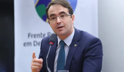 Deputado paulista concentra 1/4 dos gastos da Câmara com anúncios no Facebook em 2025