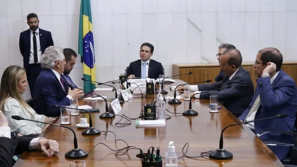 Após pressão e impasse com Derrite, Câmara adia votação do PL Antifacção