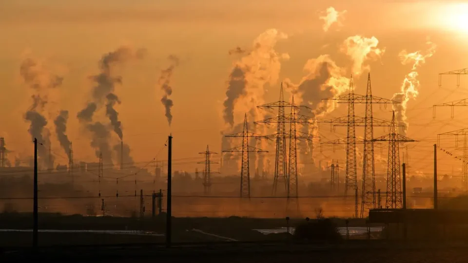 Brasil não deve atingir meta climática para 2025, projeta relatório de gases-estufa