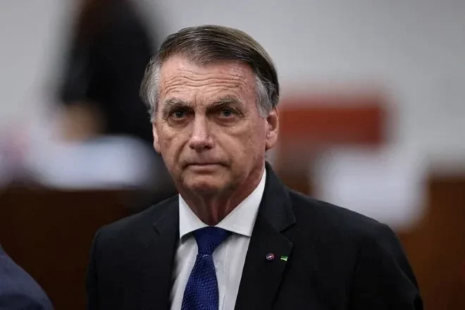 Com a prisão do ex presidente Bolsonaro, o que parece é que abriu um espaço de absoluto descontrole nas hostes da extrema direita