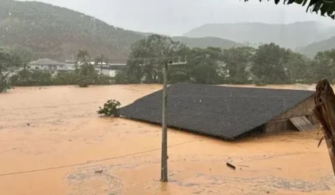 Temporal e chuva de granizo destroem cidades no RS e em SC; outros estados foram afetados