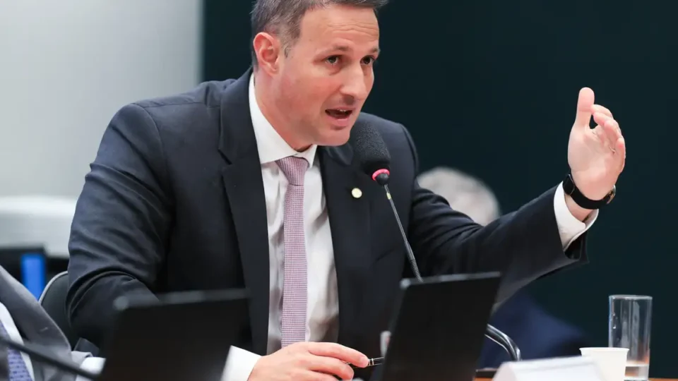 PL Antifacção tem votação adiada após críticas da PF e do Ministério da Justiça