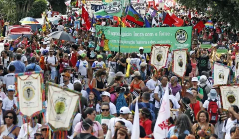 Marcha pelo Clima reúne 70 mil e leva força amazônica às ruas de Belém