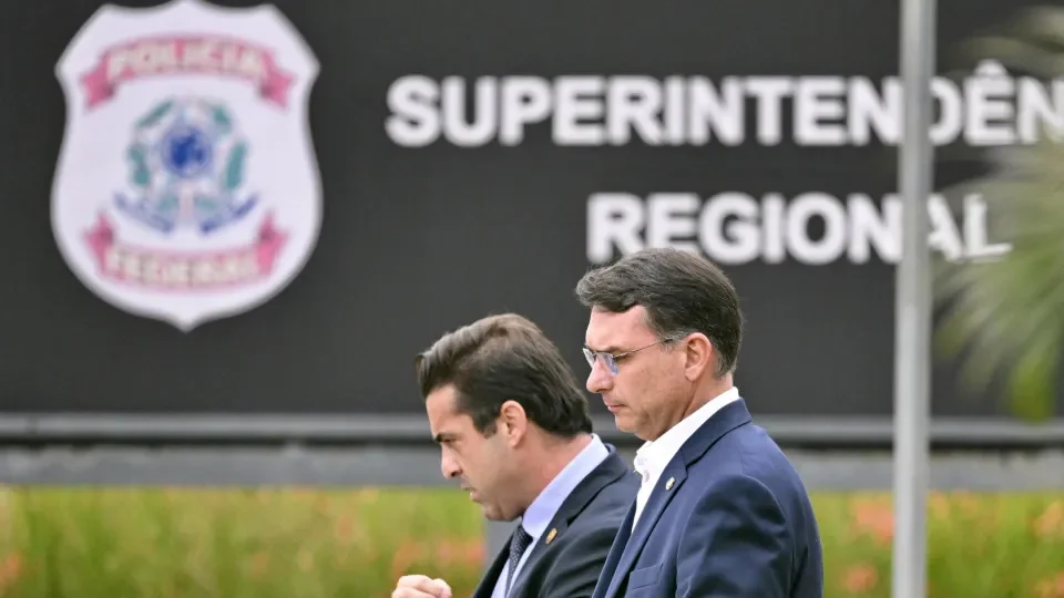 Flávio diz que Bolsonaro fez ‘pedido direto’ a Motta e Alcolumbre por anistia