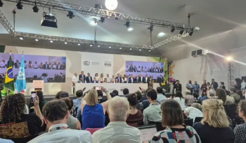 Entre chamas de Belém e fumaça de fósseis, COP30 chega ao último dia sem consenso