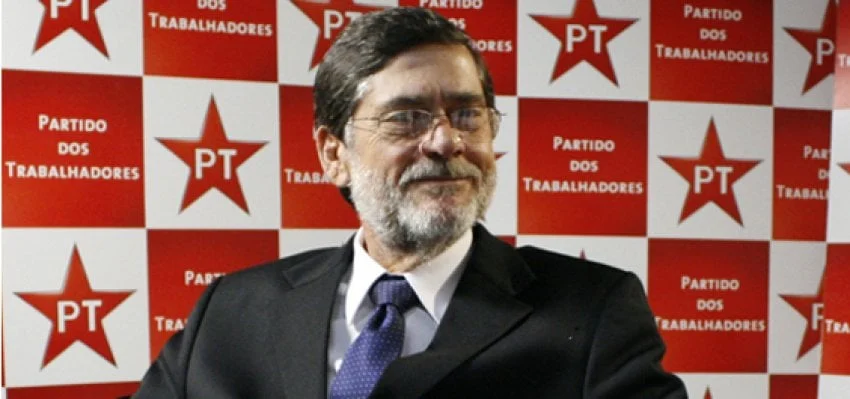 Ex-deputado do PT Paulo Frateschi morre esfaqueado pelo filho