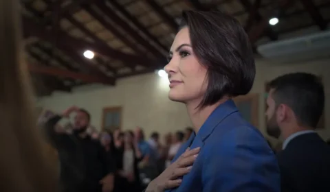 Crise sem precedentes entre Michelle e filhos de Bolsonaro ameaça campanha de Flávio