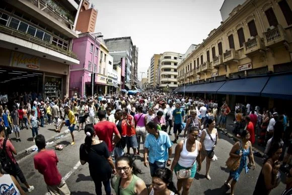 Veja os nomes e sobrenomes mais populares no Brasil, segundo o IBGE