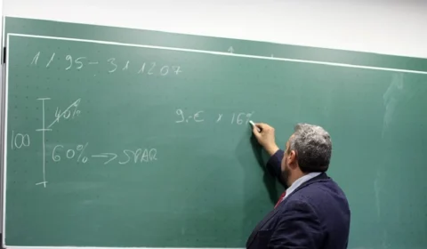 Câmara aprova PEC que libera acúmulo de cargo para professores