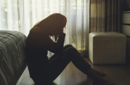 1 milhão de pessoas falam de suicídio no ChatGPT toda semana