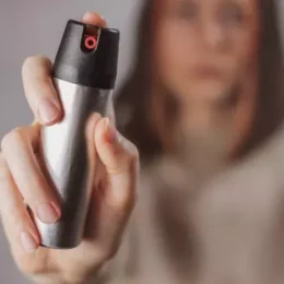 Congresso aprova spray de pimenta para defesa pessoal de mulheres