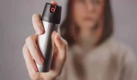 Entenda regras para mulheres usarem spray de pimenta para defesa pessoal