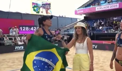 Carol Solberg comemora na TV prisão de Bolsonaro ao ganhar bronze no Mundial de Vôlei