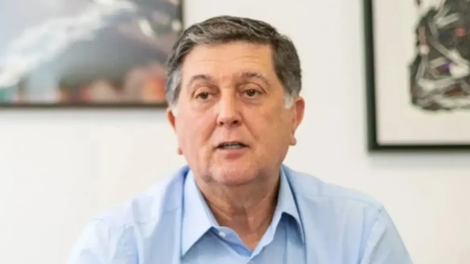 ‘Quem chega sem emprego, a gente dá a passagem de volta’, diz prefeito de Florianópolis