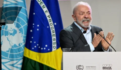 Lula critica guerras e volta a pedir mapa para fim do petróleo na COP30
