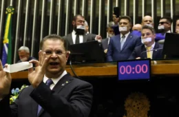 Sóstenes declarou menos de R$ 5 mil em bens em 2022 e teve R$ 400 mil apreendidos