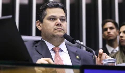 Governistas evitam desgaste com Alcolumbre após caso Lulinha e tentam preservar Messias