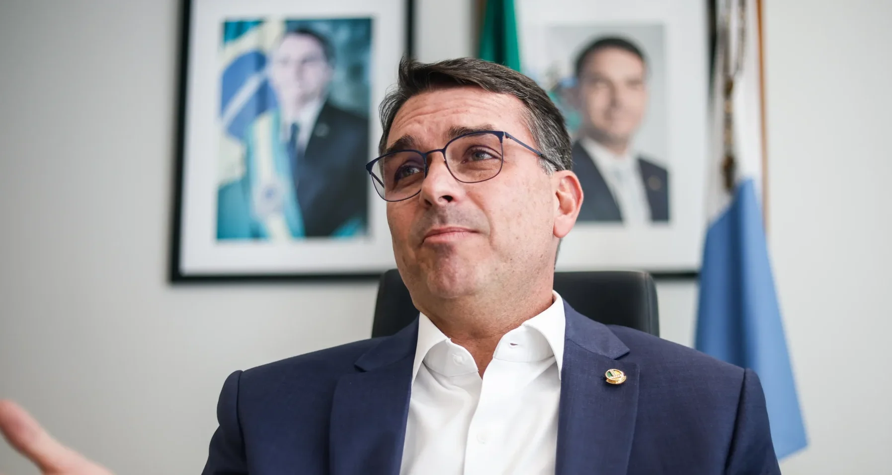 Flávio Bolsonaro. Gabriela Biló/Folhapress Paulinho da Força diz que plano de Flávio Bolsonaro para anistia é 'sonho de uma noite de verão'