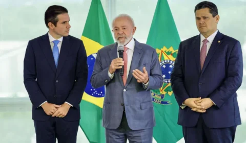 Congresso se reaproxima do governo e desloca crise para Judiciário após operações