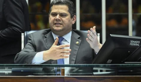 Davi Alcolumbre cancela sabatina de Messias sob risco de derrota no Plenário