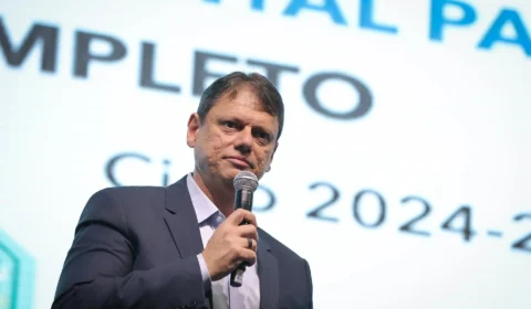 Tarcísio deixa de investir 70% do orçamento contra violência à mulher em 2025