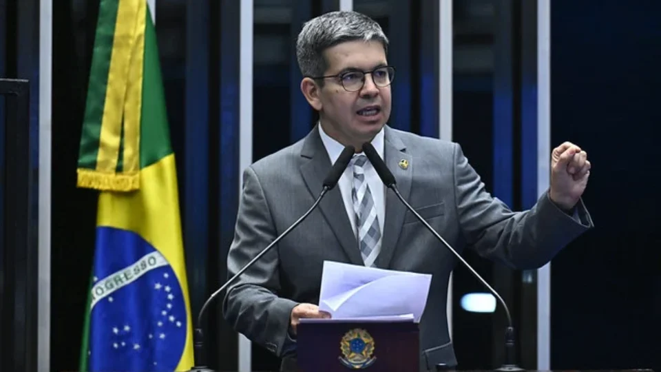 Senador propõe política nacional contra discurso de ódio às mulheres na internet