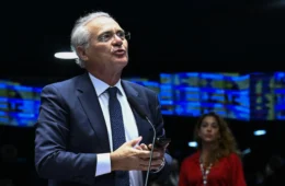 Senador pede bloqueio de bens de ex-prefeito de Maceió e Daniel Vorcaro