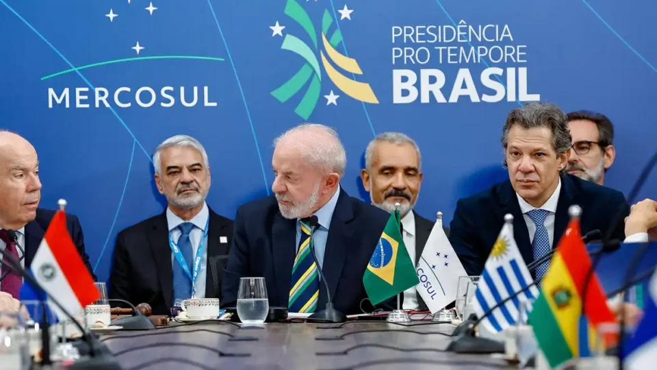 Intervenção na Venezuela seria catástrofe humanitária, diz Lula