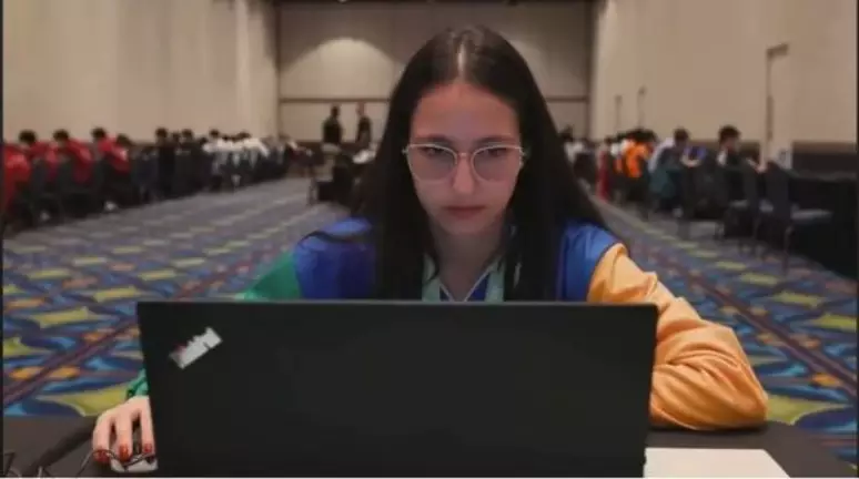 Brasileira vence Microsoft Office Specialist World Championship Na foto, Brenda Pedrosa Brito, de Curitiba (PR), venceu o Microsoft Office Specialist World Championship. Imagem: Certiport