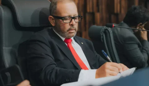 Após nova fase da PF, presidente em exercício exonera aliados de Bacellar na Alerj