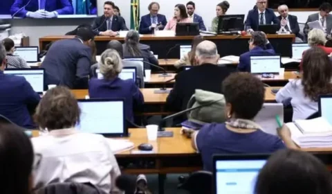 Comissão da Câmara aprova PNE e enterra emenda que liberava homeschooling