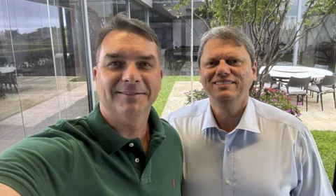 Centrão mantém preferência por Tarcísio, e ala vê possibilidade de Flávio não manter candidatura