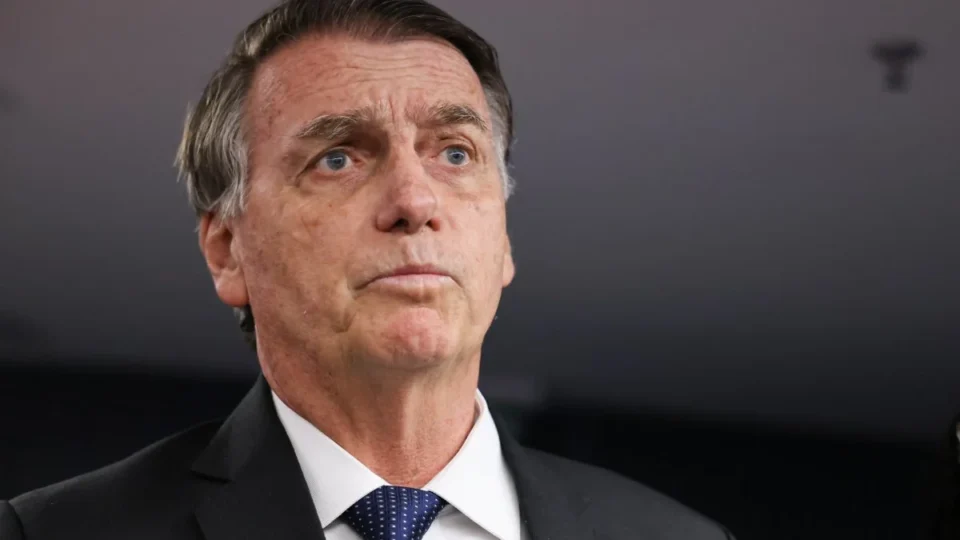 Bolsonaro faz nova endoscopia e tem previsão de alta para esta quinta (1º)