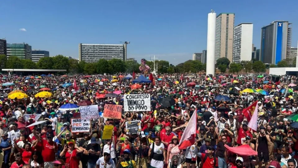 PT convoca atos no dia 8 de janeiro e espera por veto de Lula à dosimetria