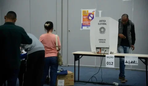 Até que idade é obrigatório votar no Brasil e por que esse debate ainda divide opiniões?