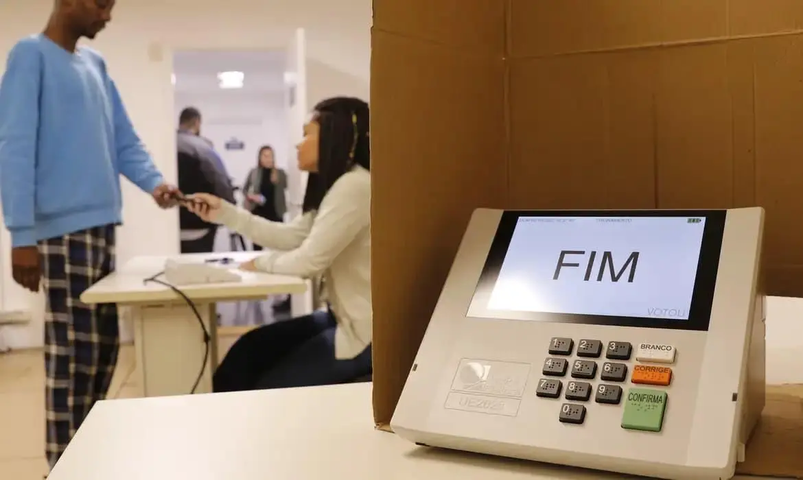 Voto obrigatório defesa A legislação atual estabelece que o voto é obrigatório no Brasil para todos entre 18 e 70 anos, com exceção dos analfabetos, que podem escolher participar ou não. Foto: Fernando Frazão/Agência Brasil