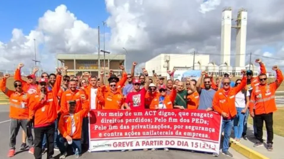 Greve dos petroleiros: Sindicato aceita proposta da Petrobras e orienta suspensão