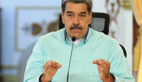 Justiça americana acusa Maduro de ceder portos e bases para cocaína colombiana chegar aos EUA